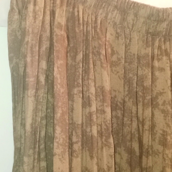 Howard Wolf full Length rayon skirt Size 8 - Picture 3 of 4